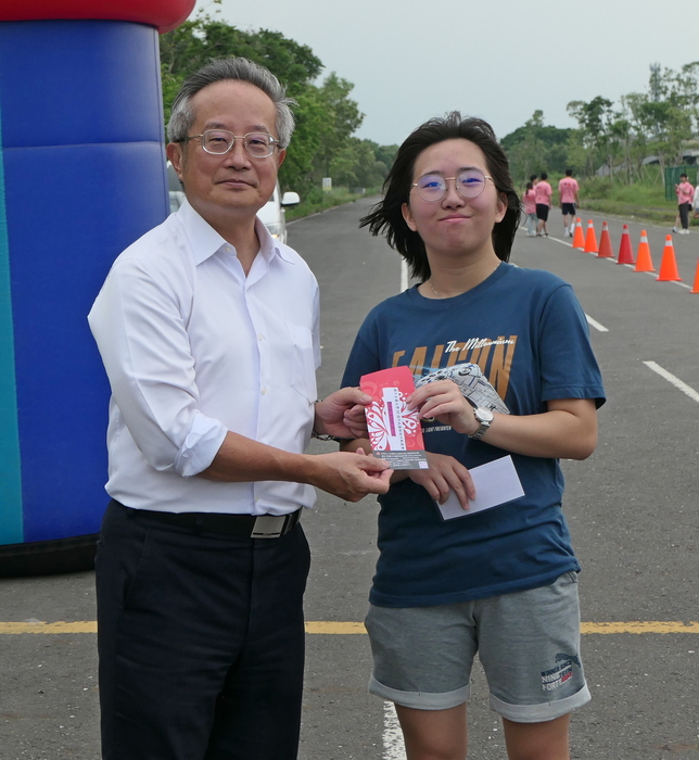 學生女生組第一名